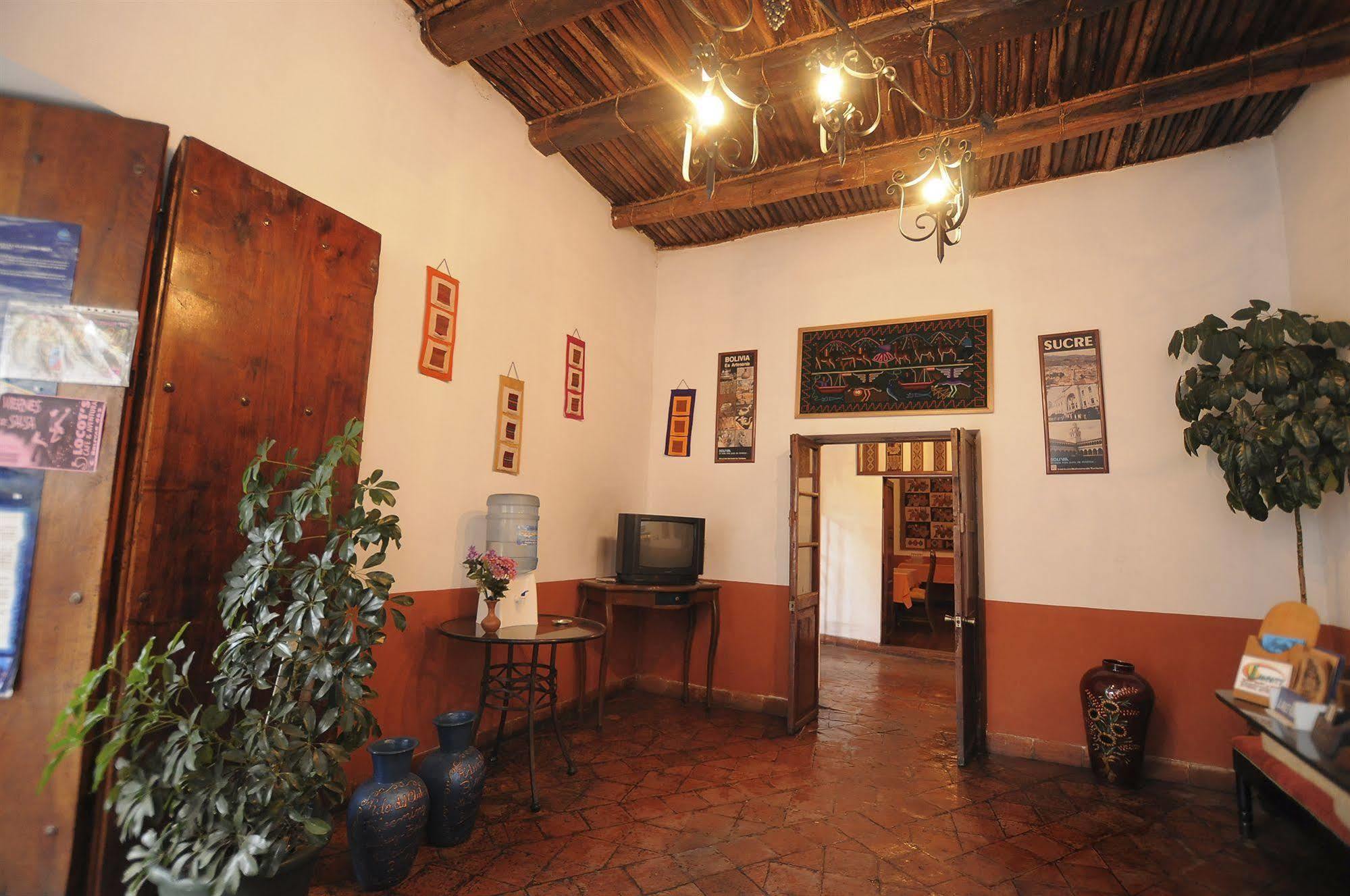 Hostal Recoleta Sur ซูเกร ภายนอก รูปภาพ